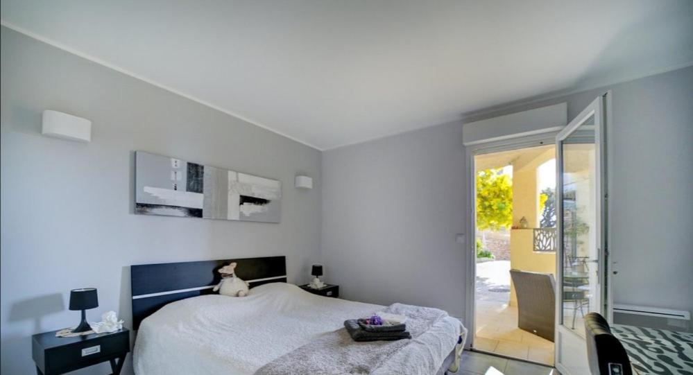 Villa Superbe Vue Mer Sur La Baie De Bandol , 200 M Des Plages 사나리쉬르메르 외부 사진