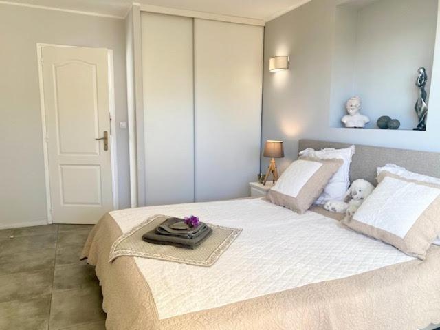 Villa Superbe Vue Mer Sur La Baie De Bandol , 200 M Des Plages 사나리쉬르메르 외부 사진