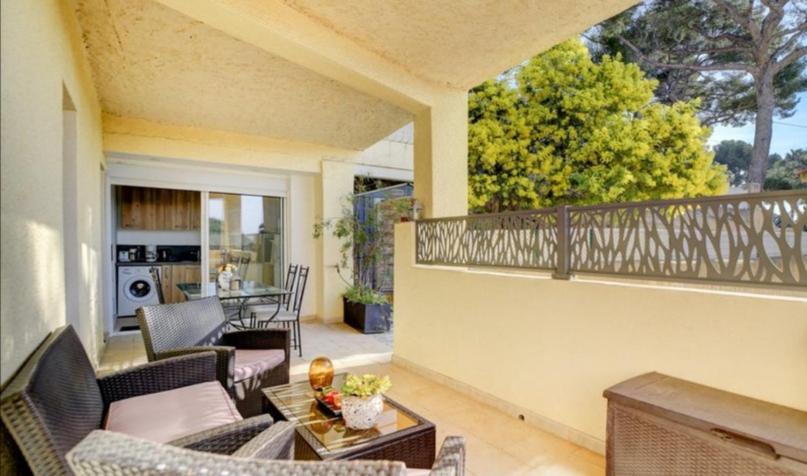 Villa Superbe Vue Mer Sur La Baie De Bandol , 200 M Des Plages 사나리쉬르메르 외부 사진